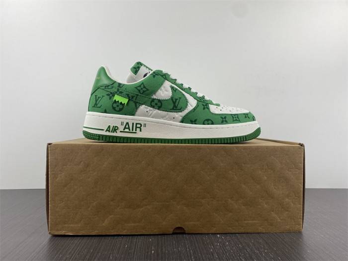 NIKE AIR FORCE1’07 SNEAKERS