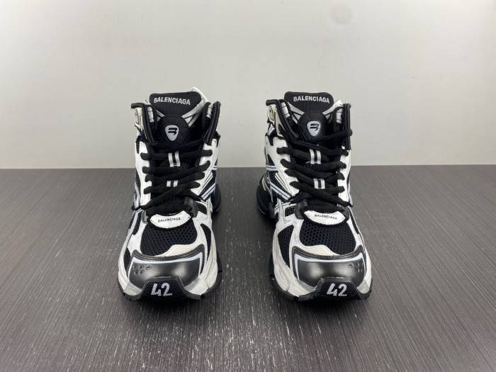 Ba*len*cia*ga -runner high