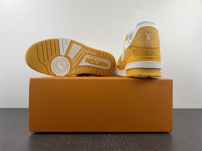 LOUI VUITTO SNEAKER