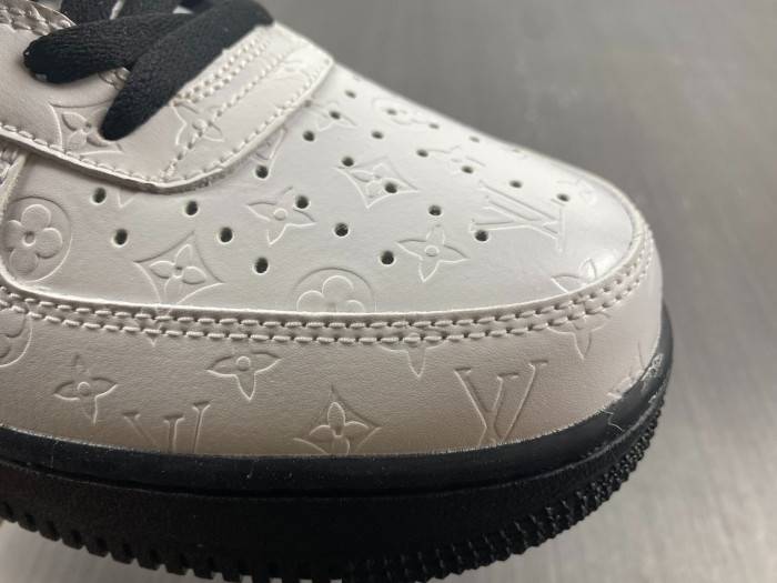 NIKE AIR FORCE SNEAKERS