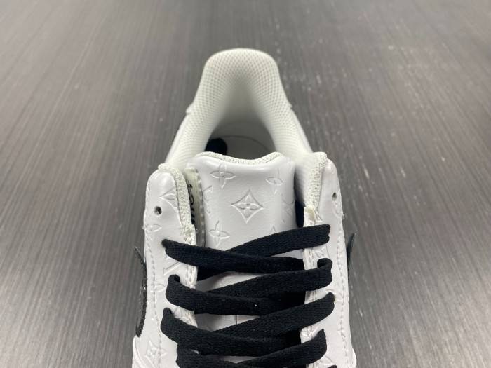 NIKE AIR FORCE SNEAKERS