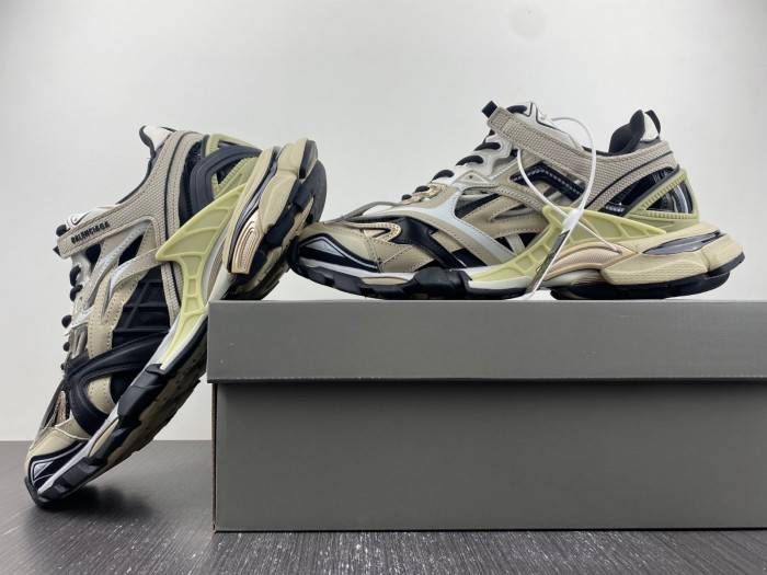 Ba*len*cia*ga -runner