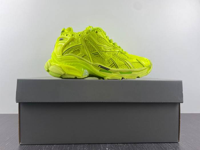 Ba*len*cia*ga -runner