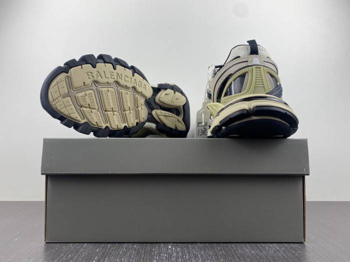 Ba*len*cia*ga -runner