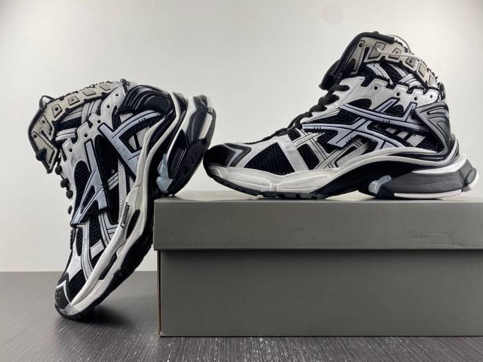 Ba*len*cia*ga -runner high