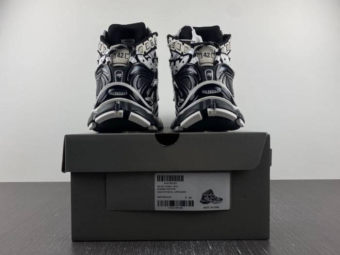 Ba*len*cia*ga -runner high