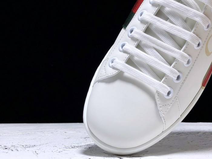 G*u*i ace embroidered low-top sneaker white with logo