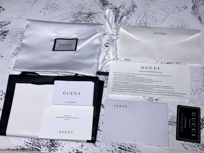 G*u*i ace embroidered low-top sneaker white with logo