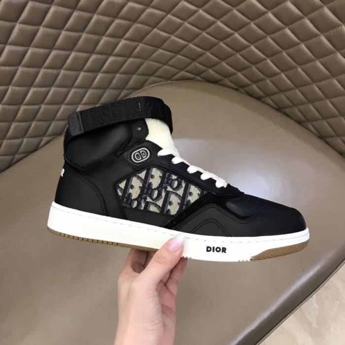 D10R B27 SNEAKER