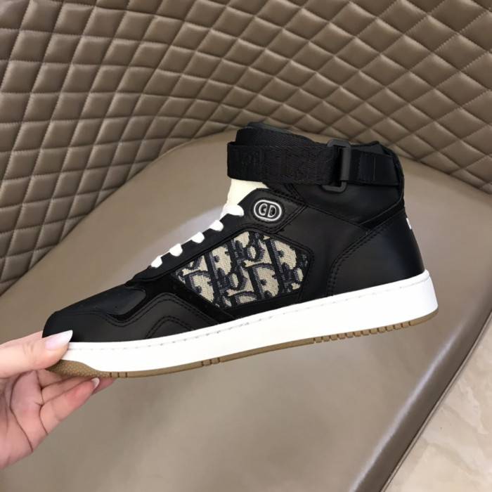 D10R B27 SNEAKER