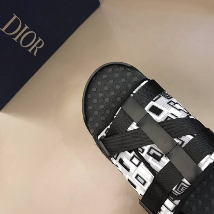 D10R SANDALS