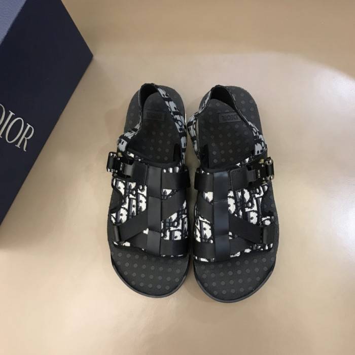 D10R SANDALS