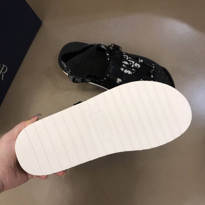 D10R SANDALS
