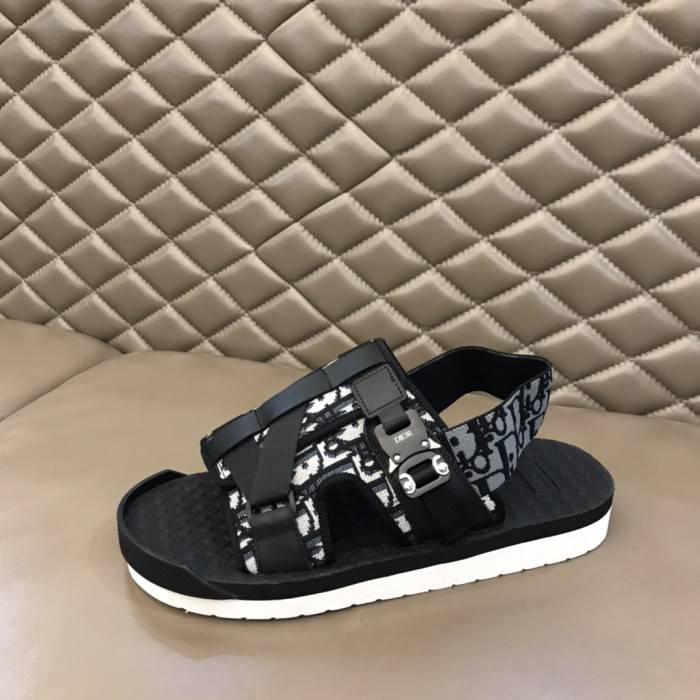 D10R SANDALS