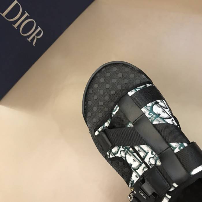 D10R SANDALS