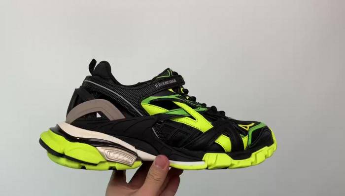 BLCG Track.2 black fluorescent and yellow 570391 W2GN3 1022