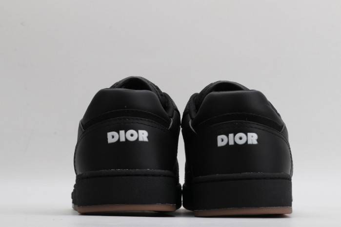 D10R B27 SNEAKER