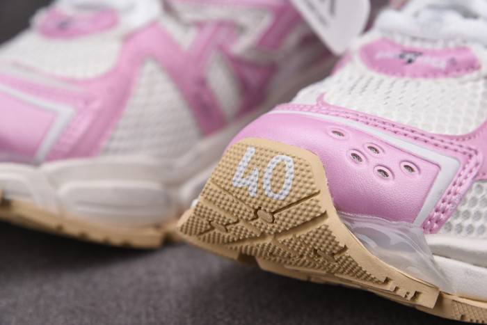 Ba*len*cia*ga -runner