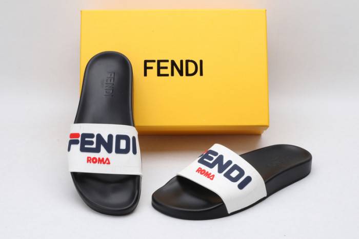 FEND1 SLIPPERS