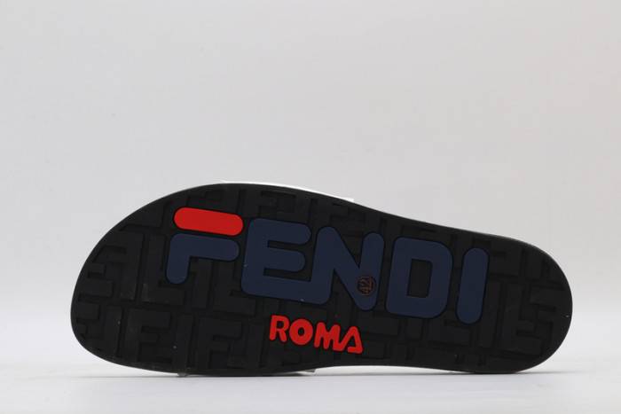 FEND1 SLIPPERS