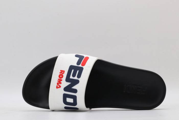 FEND1 SLIPPERS