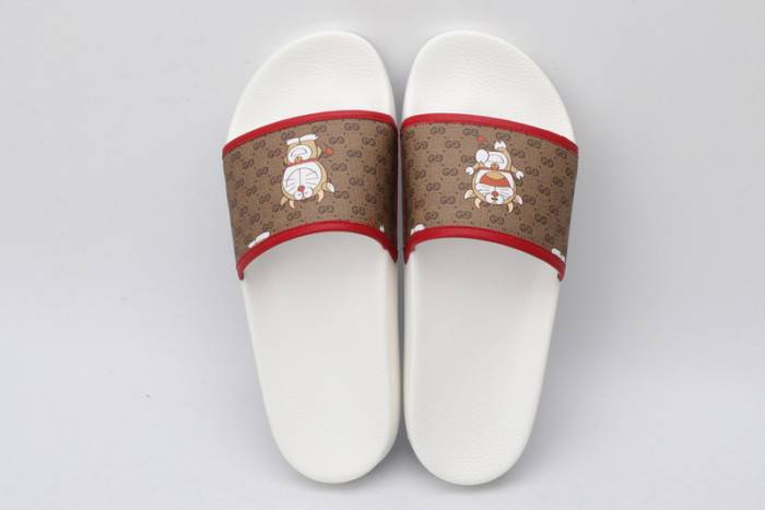 G*u*i slippers