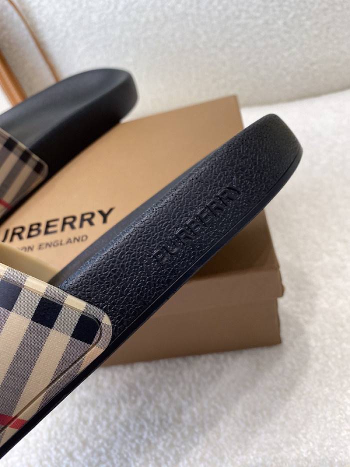 BUR_BERRY SLIPPERS