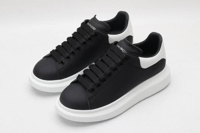 MQ Sneakers