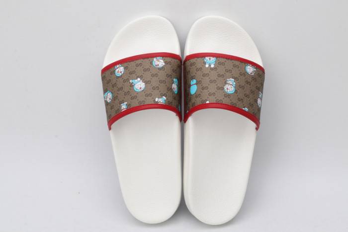 G*u*i slippers