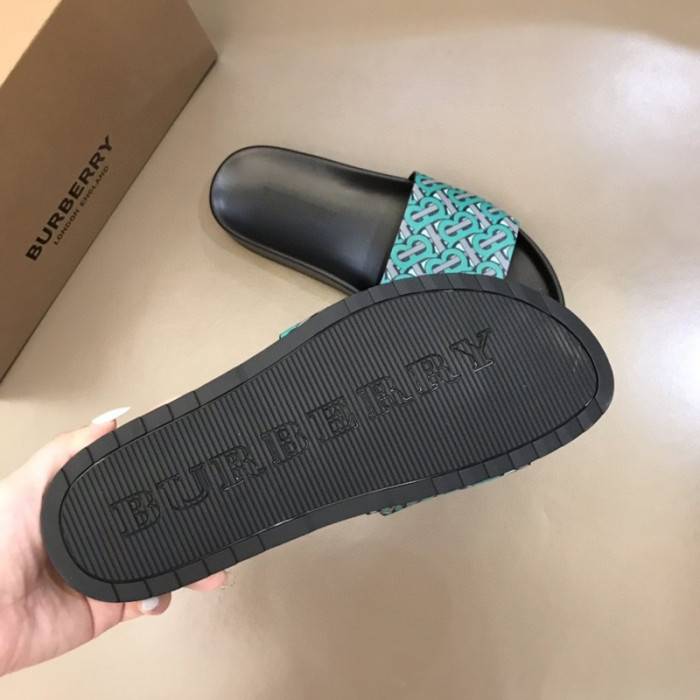 BUR_BERRY SLIPPERS
