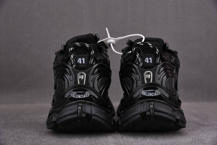 Ba*len*cia*ga -runner