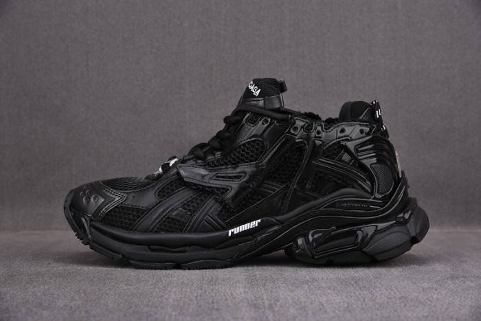 Ba*len*cia*ga -runner