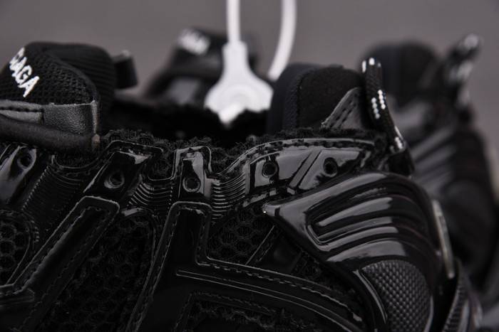 Ba*len*cia*ga -runner