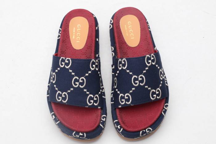 G*u*i slippers
