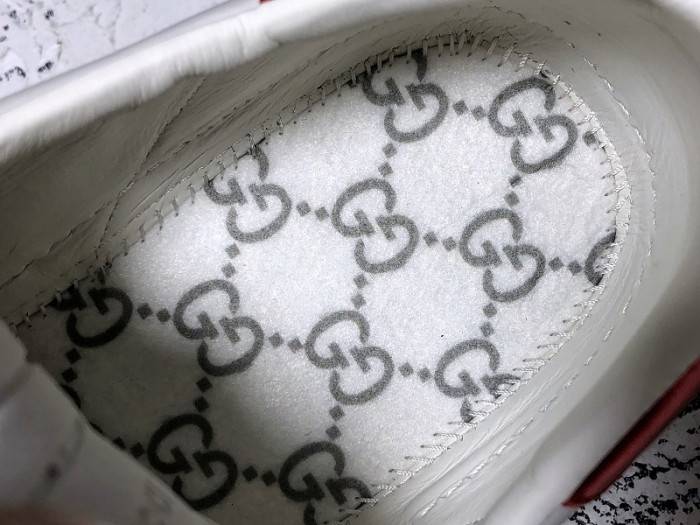 G*u*i ace embroidered low-top sneaker white with logo