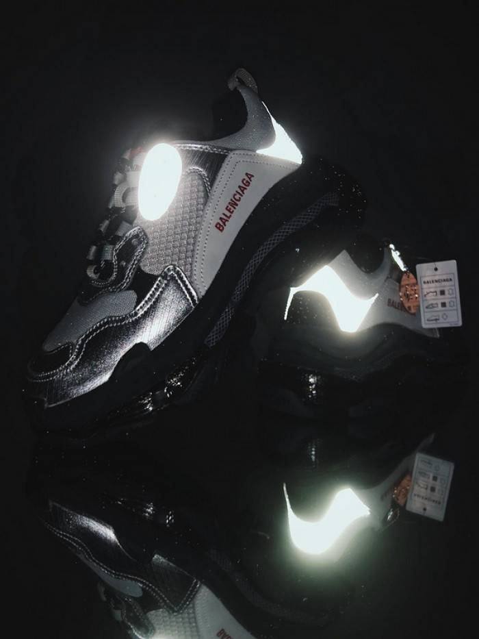 BLCG TRIPLE TRAINER ‘GRAY SILVER‘ 541624 W09E1 7320