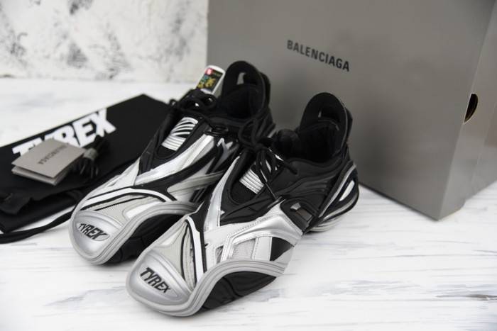 BLCG 5.0 TYREX 20SS RUNWAY 617535-W2CB1-1081