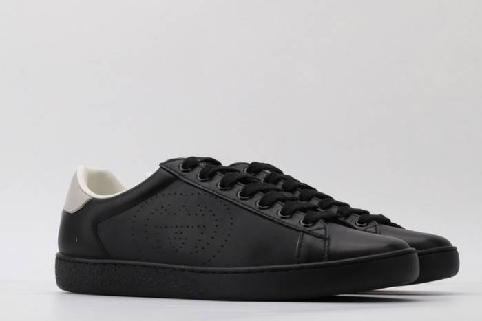 G*u*i ace embroidered low-top sneaker 431942a38g09064