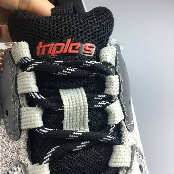 BLCG TRIPLE TRAINER ‘GRAY SILVER‘ 541624 W09E1 7320