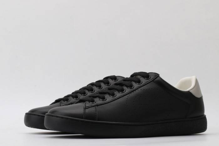 G*u*i ace embroidered low-top sneaker 431942a38g09064