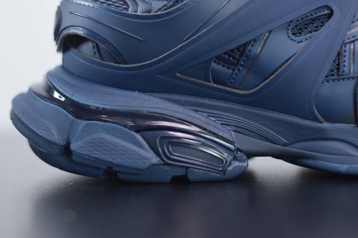 BLCG Track Trainer Dark Navy 542023 W2LA1 4107