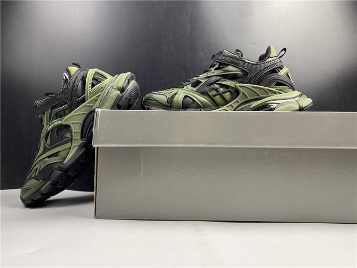 BLCG Track.2 black and green 568614 W3AE1 2311