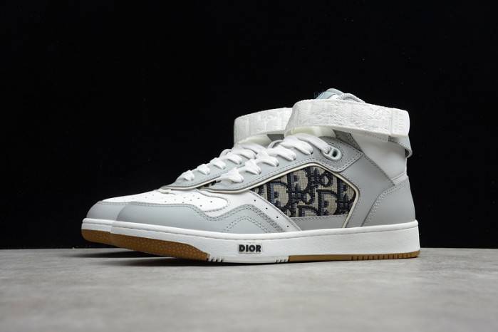 D10R B27 High Top Sneaker