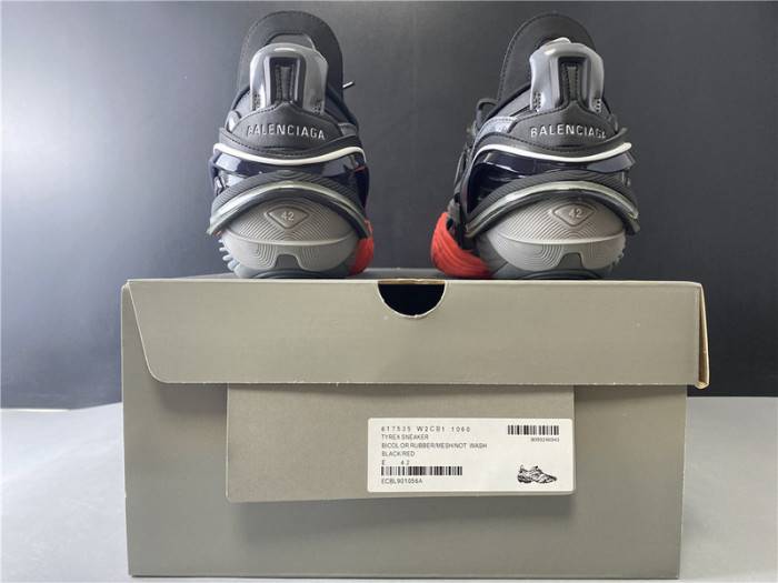 BLCG 5.0 TYREX 20SS RUNWAY RED AND BLACK 617535-W2CB1-1060