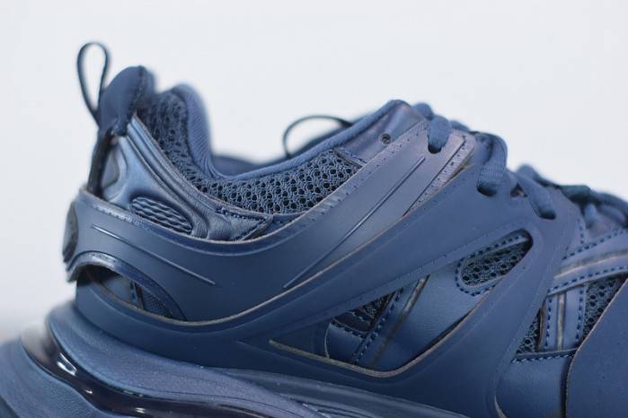 BLCG Track Trainer Dark Navy 542023 W2LA1 4107