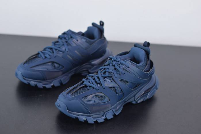 BLCG Track Trainer Dark Navy 542023 W2LA1 4107