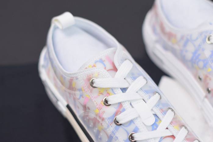D10R B23 OBLIQUE LOW TOP SNEAKER