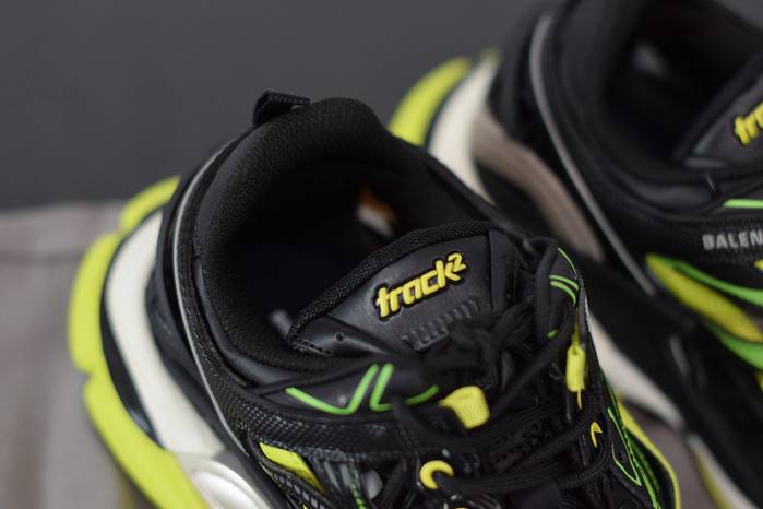 BLCG Track.2 black fluorescent and yellow 570391 W2GN3 1022