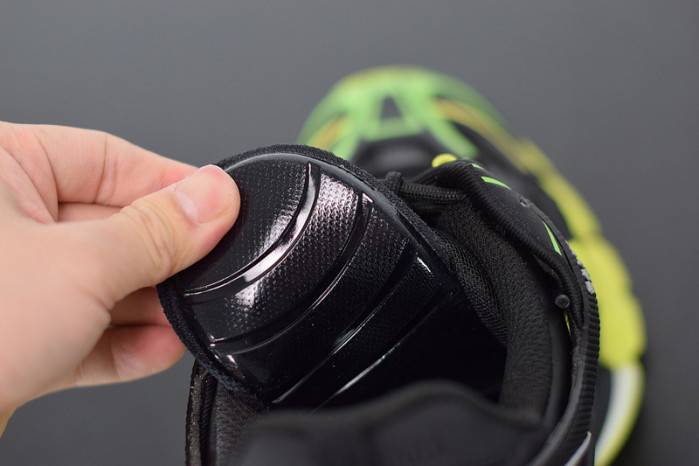 BLCG Track.2 black fluorescent and yellow 570391 W2GN3 1022