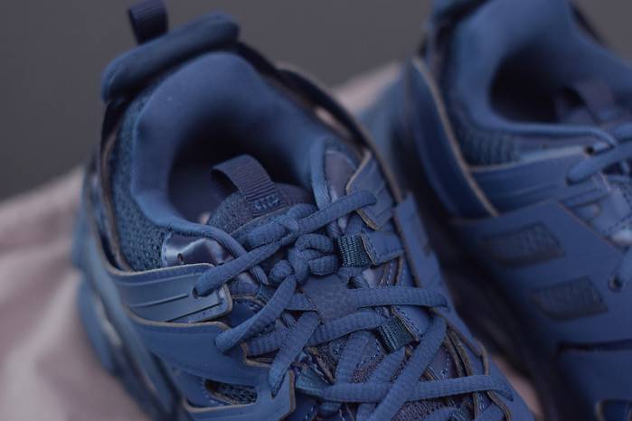 BLCG Track Trainer Dark Navy 542023 W2LA1 4107